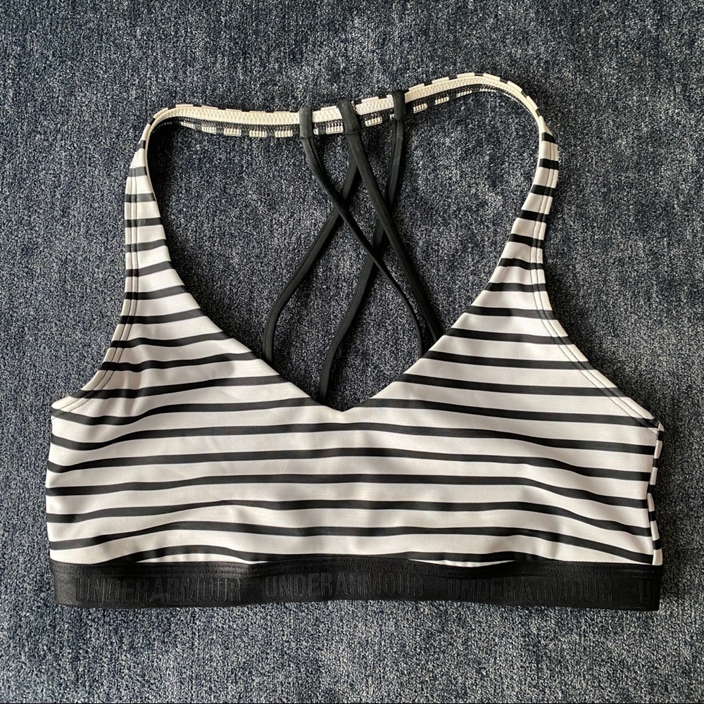 Under Armour sports bra - striped - size M